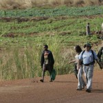 01CAMINATA DE NAAMACHA A UN POBLADO EN LA FRONTERA DE SWAZILANDIA (2)